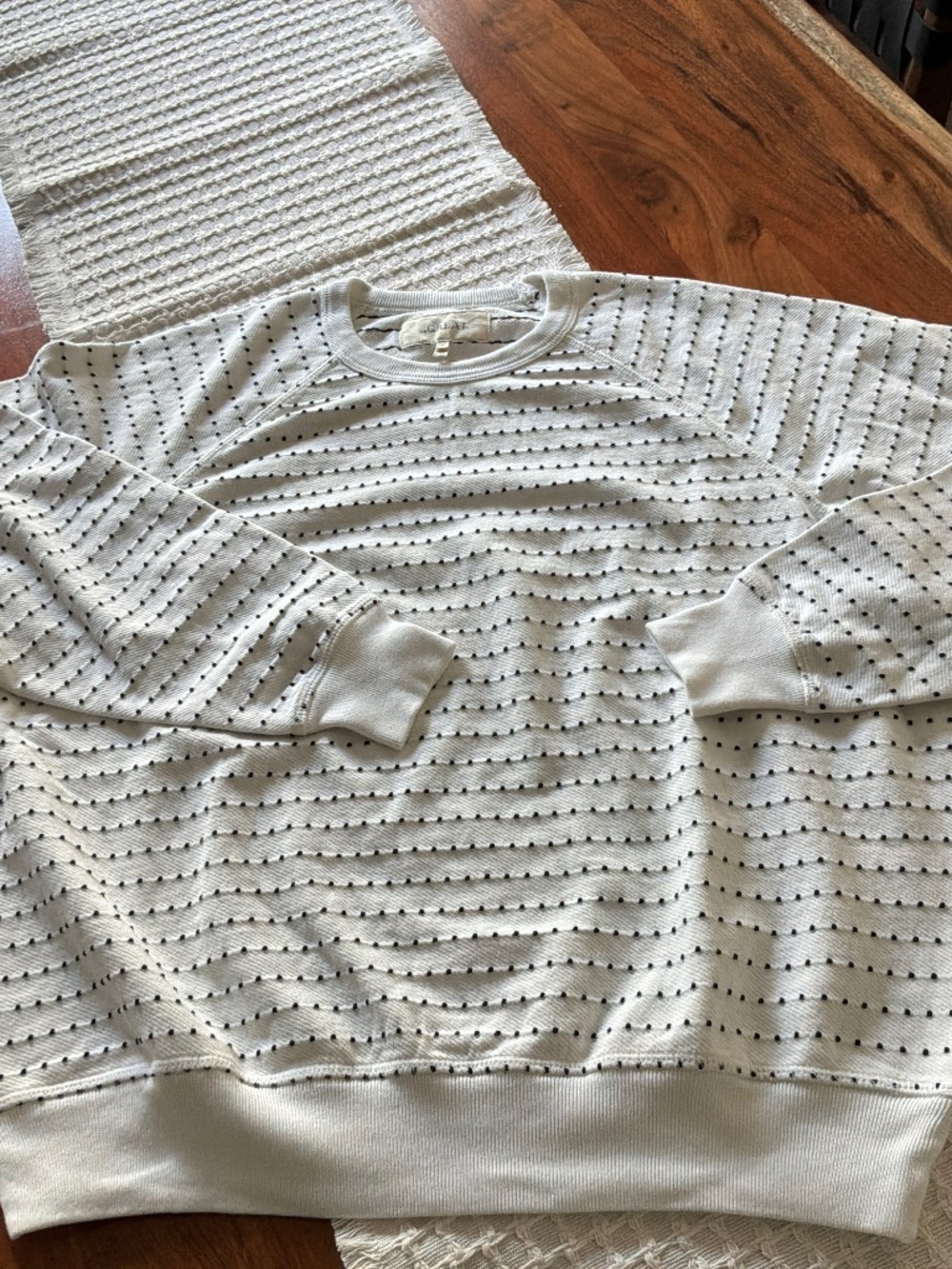 THIS IS THE GREAT COLLEGE SWEATSHIRT /SIZE 3